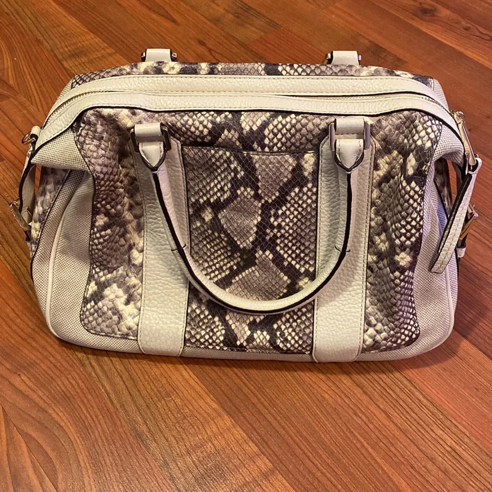 MK Purse - Picture 2 of 6